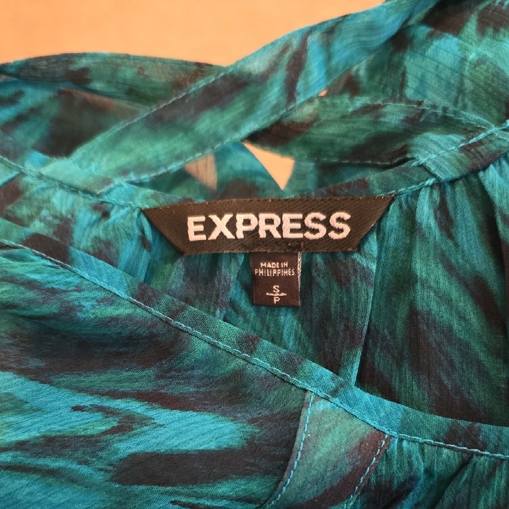 Blue Patterned Women's Top - Picture 6 of 7